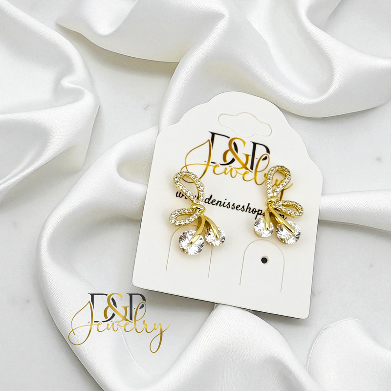 14K  WHITE STONE EARRING E902