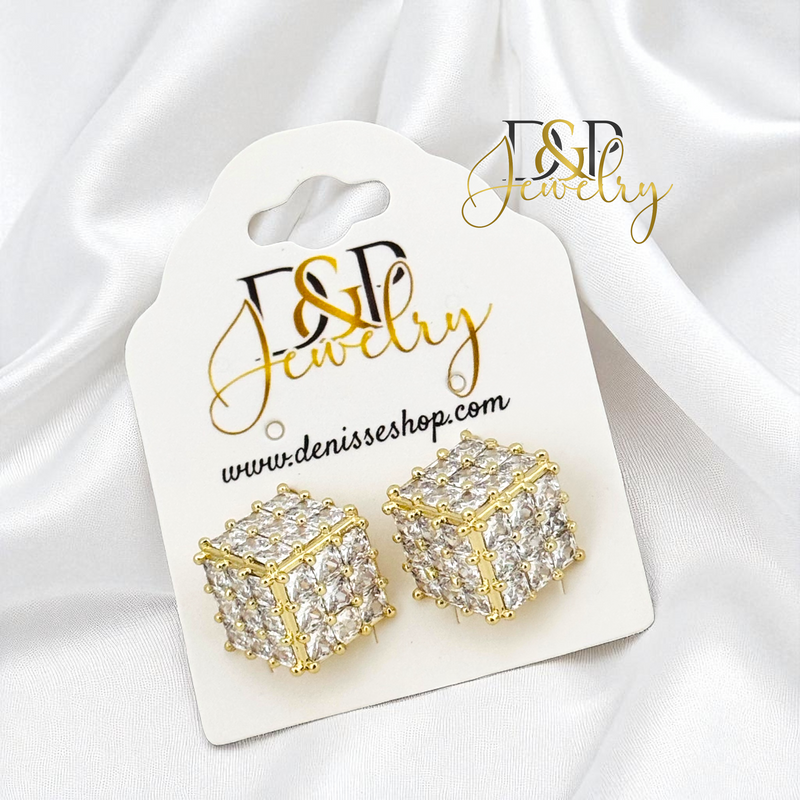 14K HALF WHITE STONE CUBE EARRING E901