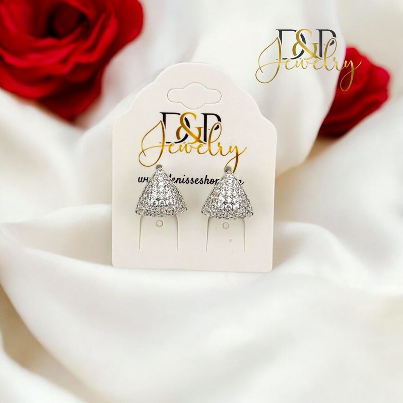 SILVER TRIANGLE  EARRING E862
