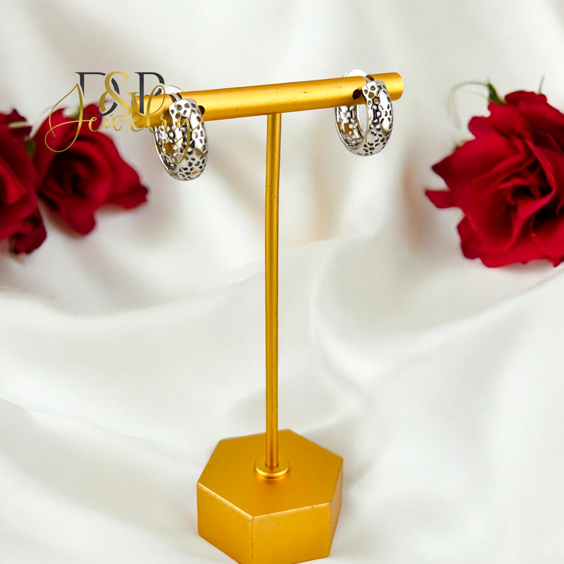 SILVER FANCY DESIGN HOOP EARRING HP671
