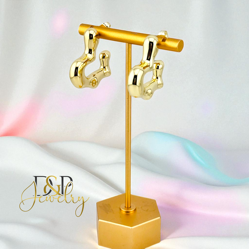 14K  CHUNKY DESIGN STUD EARRING E927