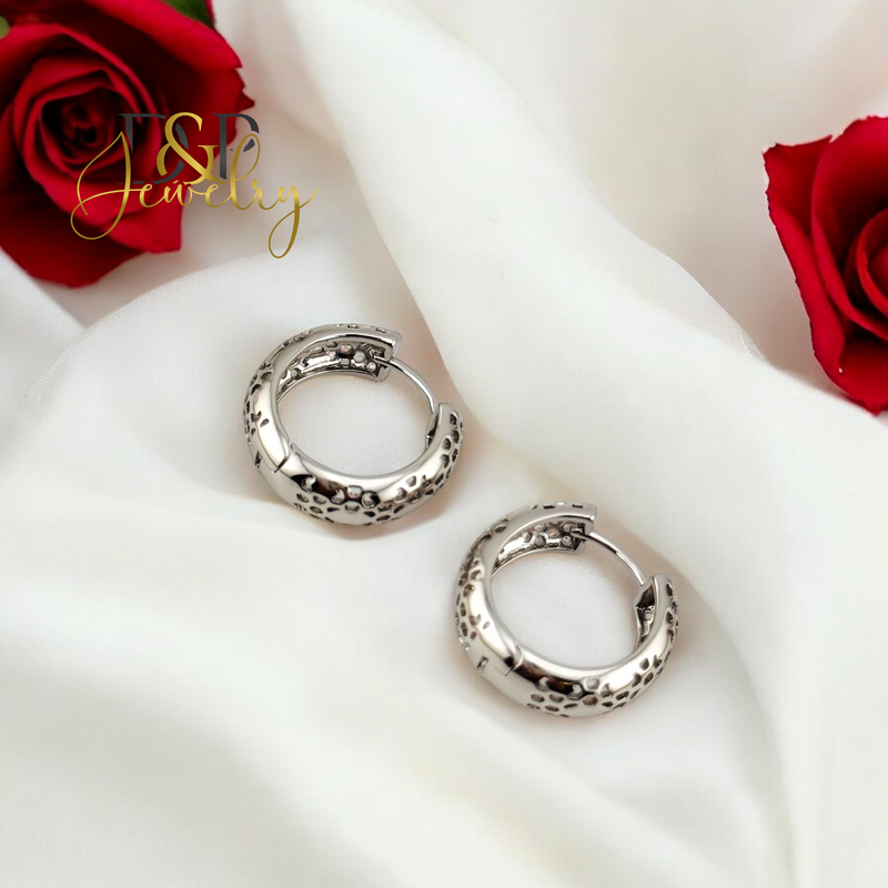 SILVER FANCY DESIGN HOOP EARRING HP671
