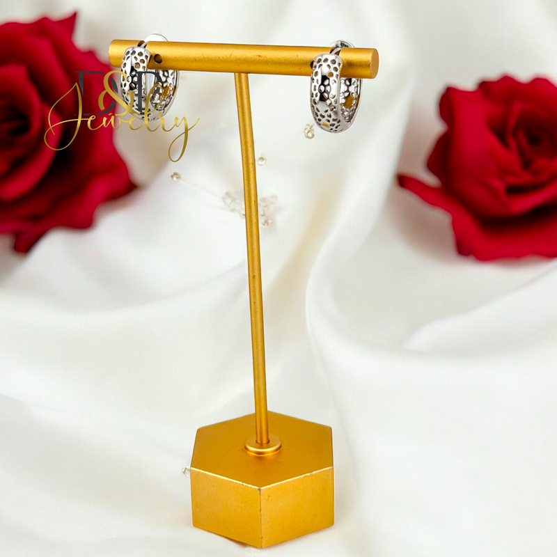 SILVER FANCY DESIGN HOOP EARRING HP671