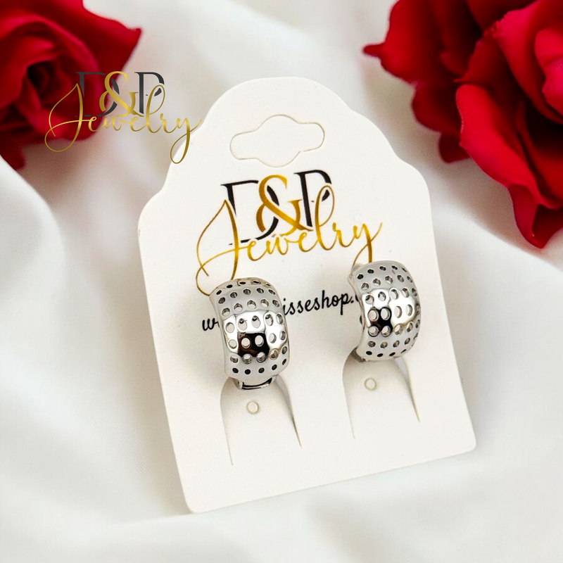 SILVER PLAIN SHINY DESIGN HOOP EARRING HP674