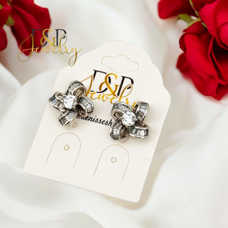 SILVER FLOWER WHITE STONE EARRING E877