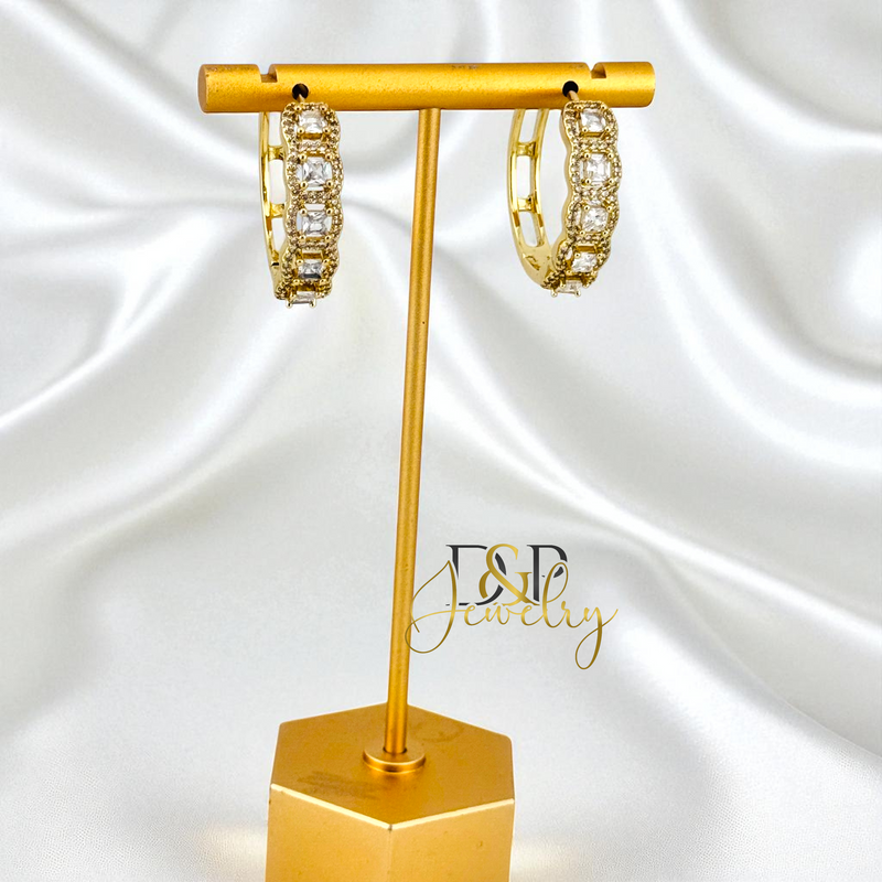 14K GOLD /LONG COLOR STONES 3 VARIANT HOOP EARRING HP824