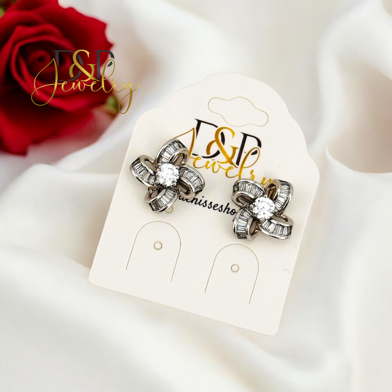 SILVER FLOWER WHITE STONE EARRING E877