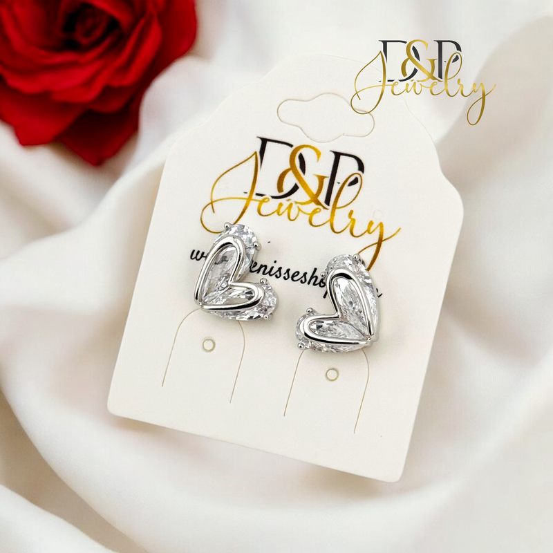 SILVER HEART WHITE STONE EARRING E875