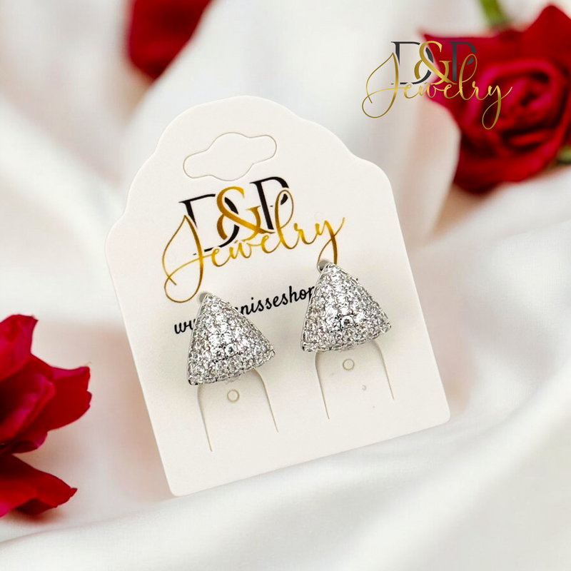 SILVER TRIANGLE  EARRING E862