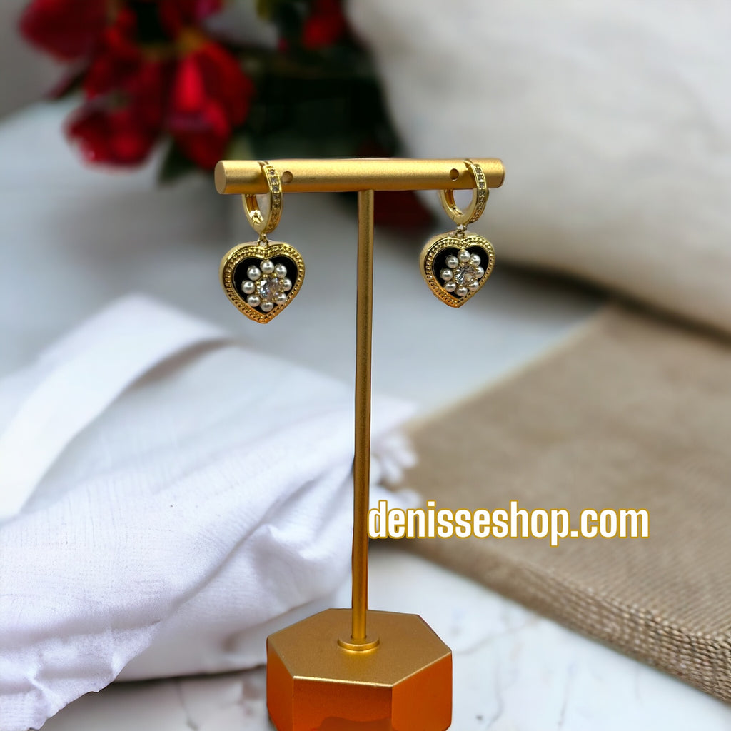 Gold plated earrings heart shape/ Aretes de oro laminado-Pink
