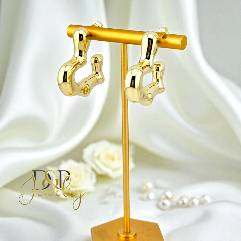 14K  CHUNKY DESIGN STUD EARRING E927