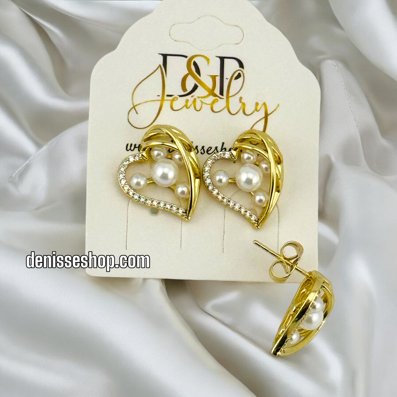 14K GOLD / WHITE PEARLS IN CENTER OF HEART EARRING E699