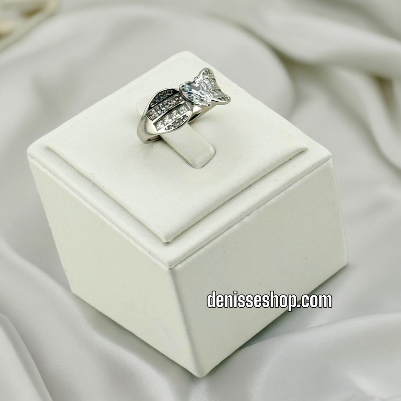 SILVER WHITE HEART RING RG189