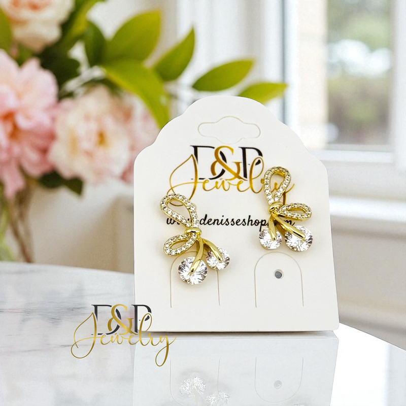 14K  WHITE STONE EARRING E902