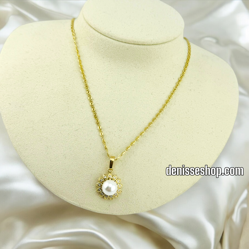 14K GOLD / WHITE  PEARL FLOWER NECKLACE N57