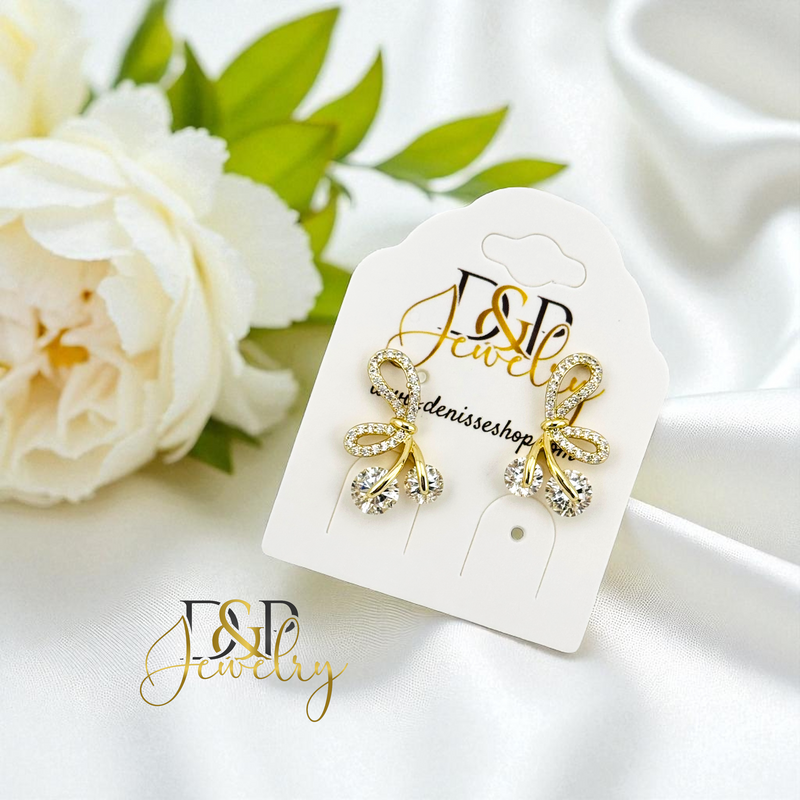 14K  WHITE STONE EARRING E902