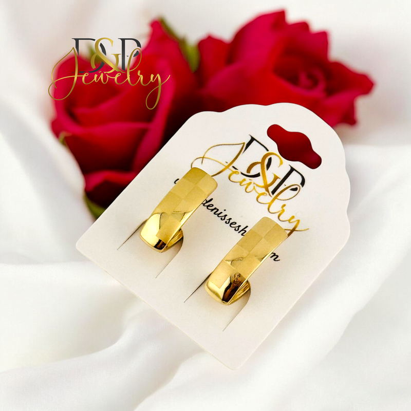 14K OVAL GOLD HOOP HP704