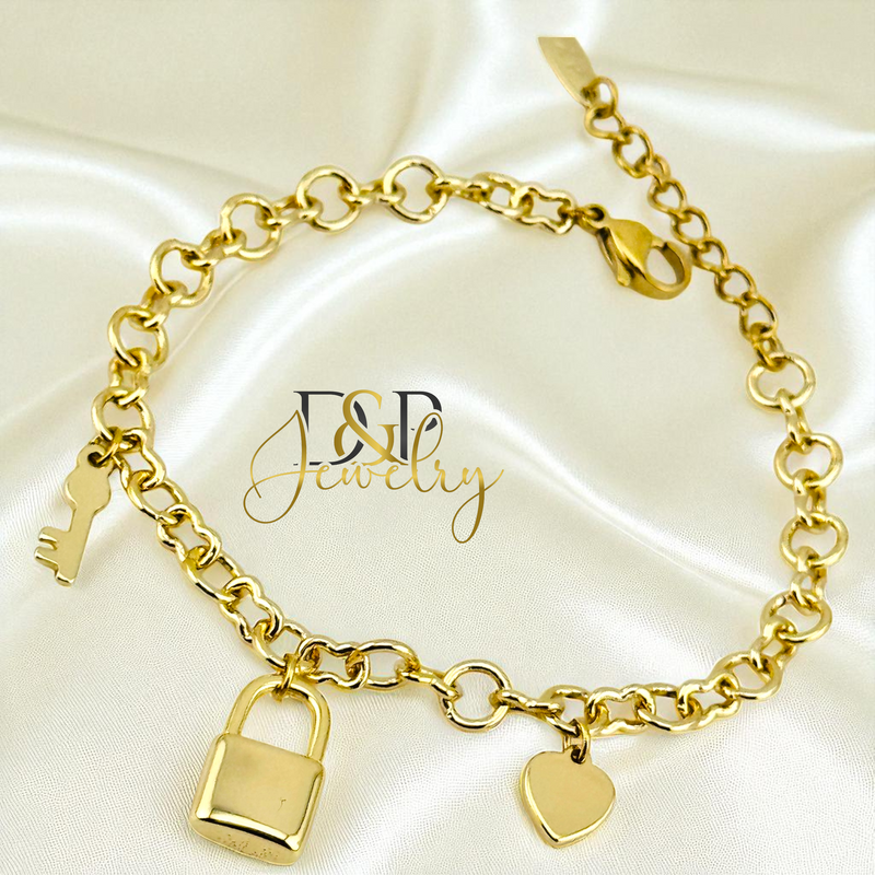 18K LOCK AND HEART CHARM BRACELET BR827