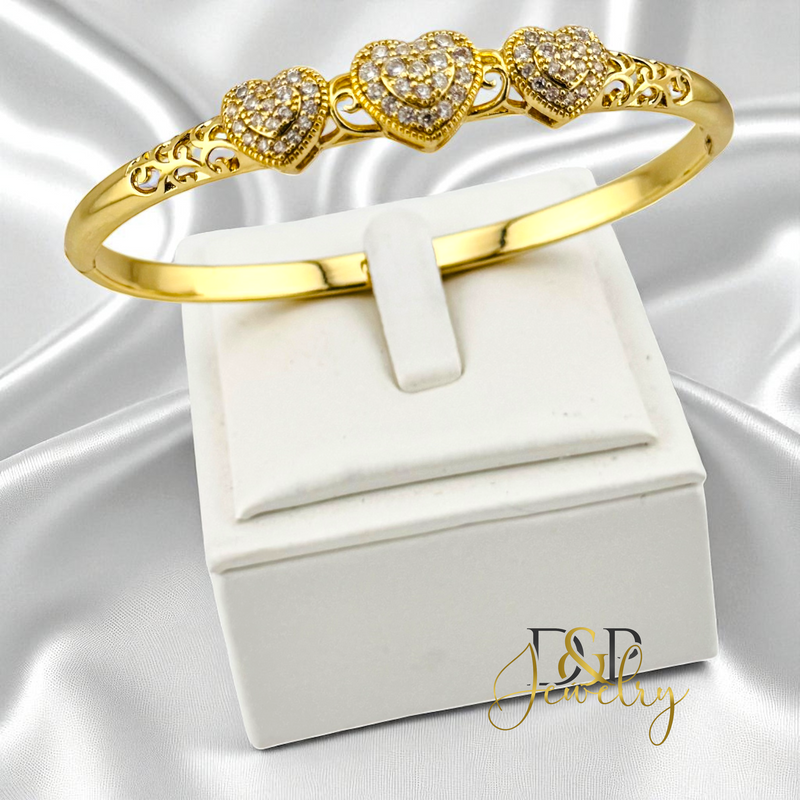 14K GOLD/BANGLE TRI HEART BRACELET BR809