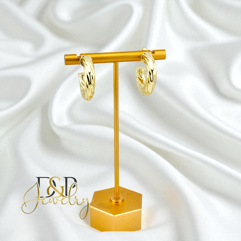 14K  CHUNKY MEDIUM DESIGN STUD EARRING E931