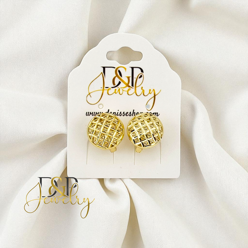 14K GOLD/ BUTTON HUGGIE EARRING E991