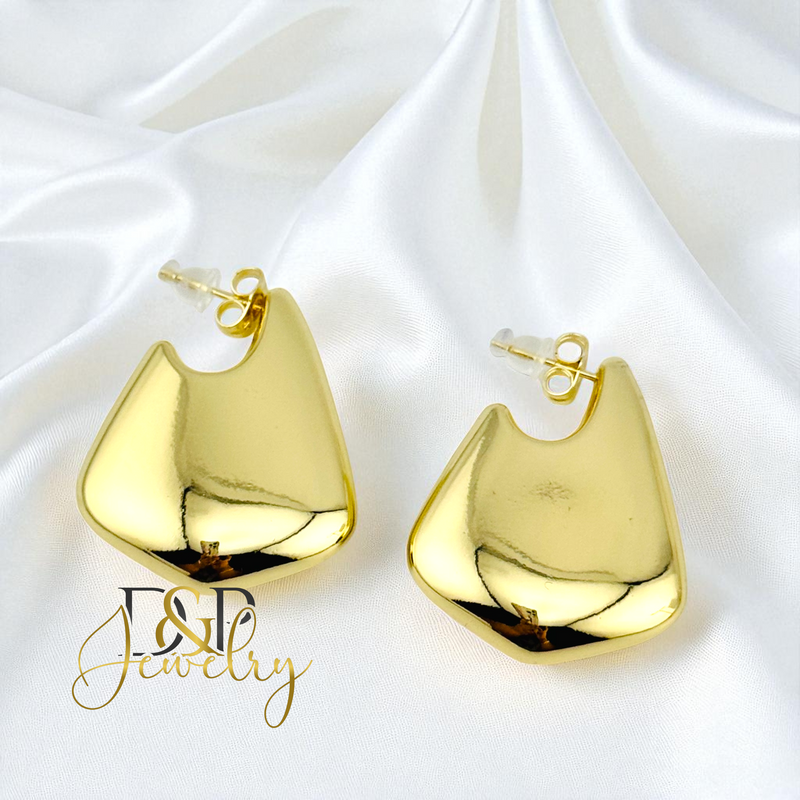 14K  CHUNKY DESIGN STUD EARRING E930