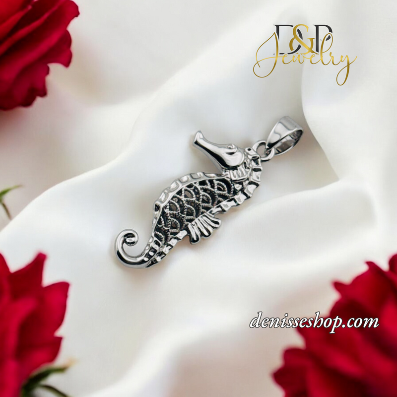 SILVER SEA HORSE PENDANT P714