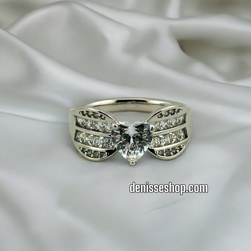 SILVER WHITE HEART RING RG189