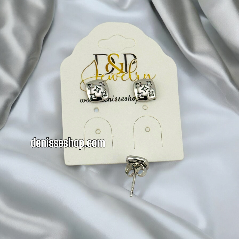 SILVER/ SQUARE BUTTON STUD EARRING E695