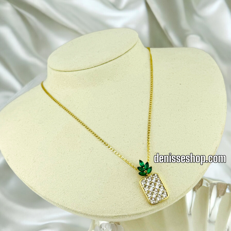 14K GOLD / WHITE/ GREEN STONE PINEAPPLE PENDANT P491