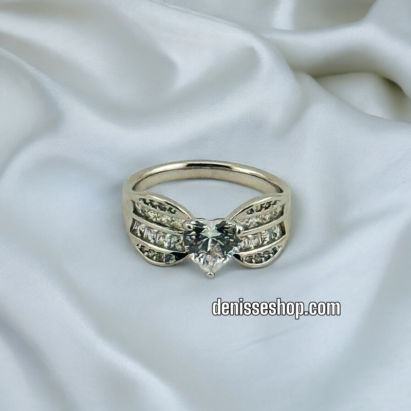 SILVER WHITE HEART RING RG189