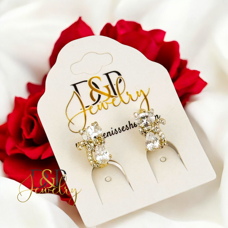 14K ELEGANT CAT DESIGN HOOP HP692