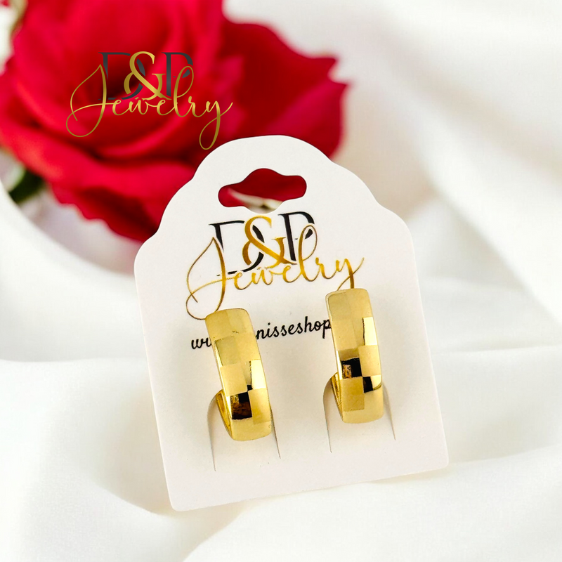 14K OVAL GOLD HOOP HP704