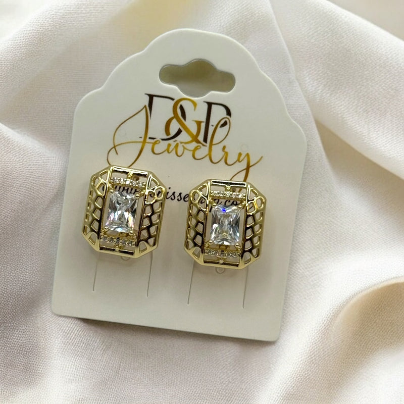 14K WHITE STONE EARRINGS E357