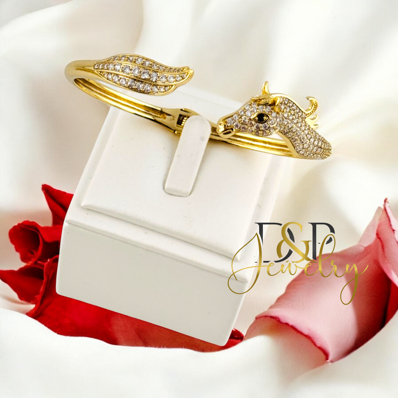14K UNICORN BANGLE BRACELET BR759