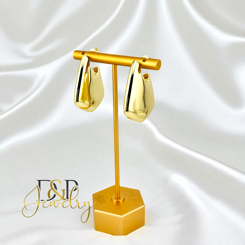 14K  CHUNKY DESIGN STUD EARRING E930