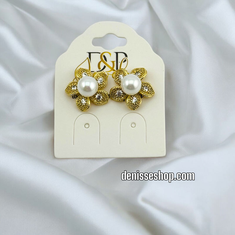 14K PEARL FLOWER EARRING E577