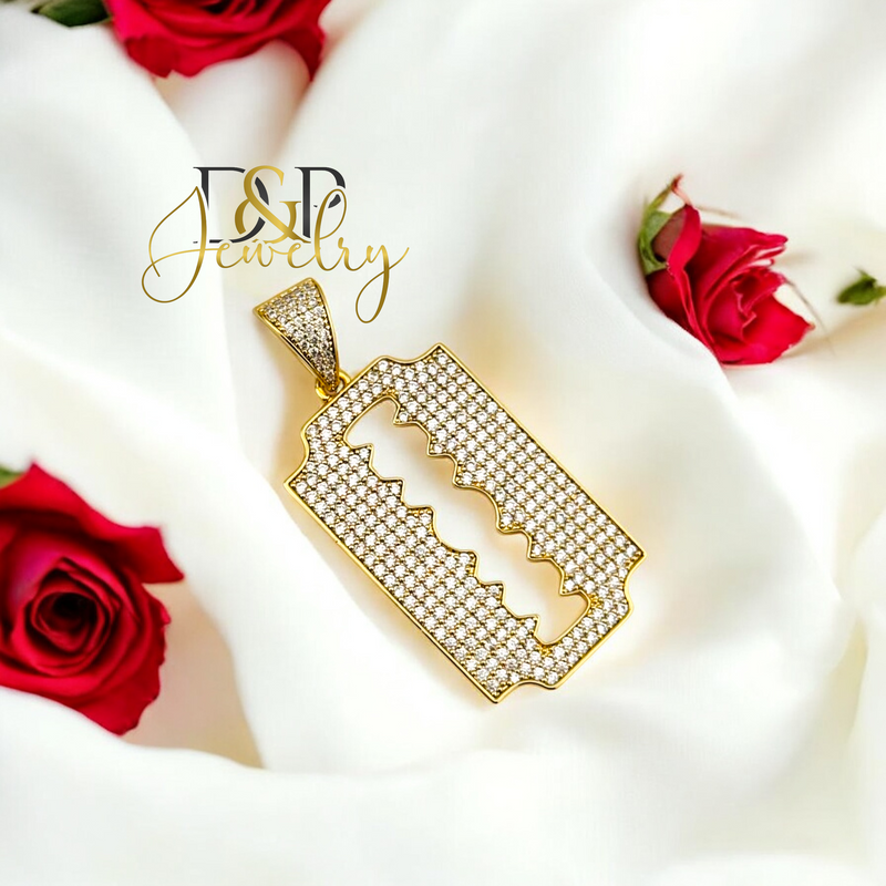 14K RAZOR BLADE PENDANT P787