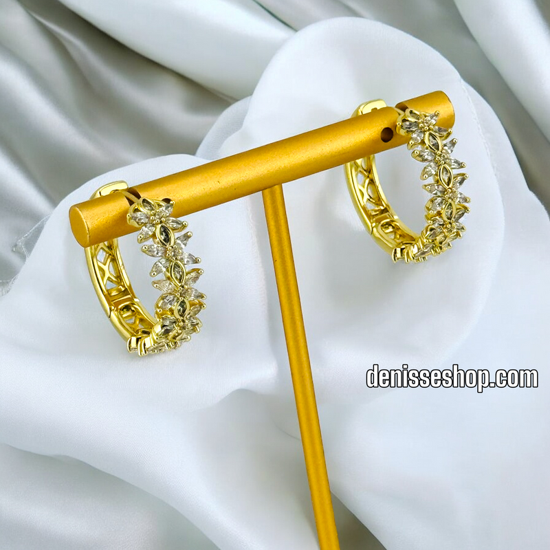 14K GOLD WHITE STONE FLOWER DESIGN HOOP EARRING HP486