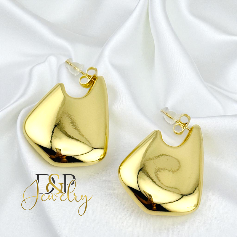 14K  CHUNKY DESIGN STUD EARRING E930