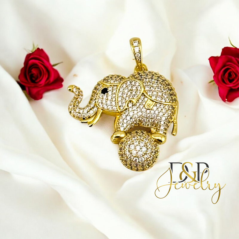 14K CUTE ELEPHANT PENDANT P847