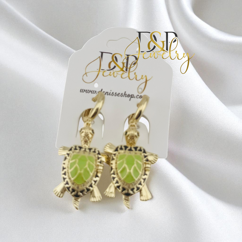 14K GREEN TURTLE HOOP EARRING HP864