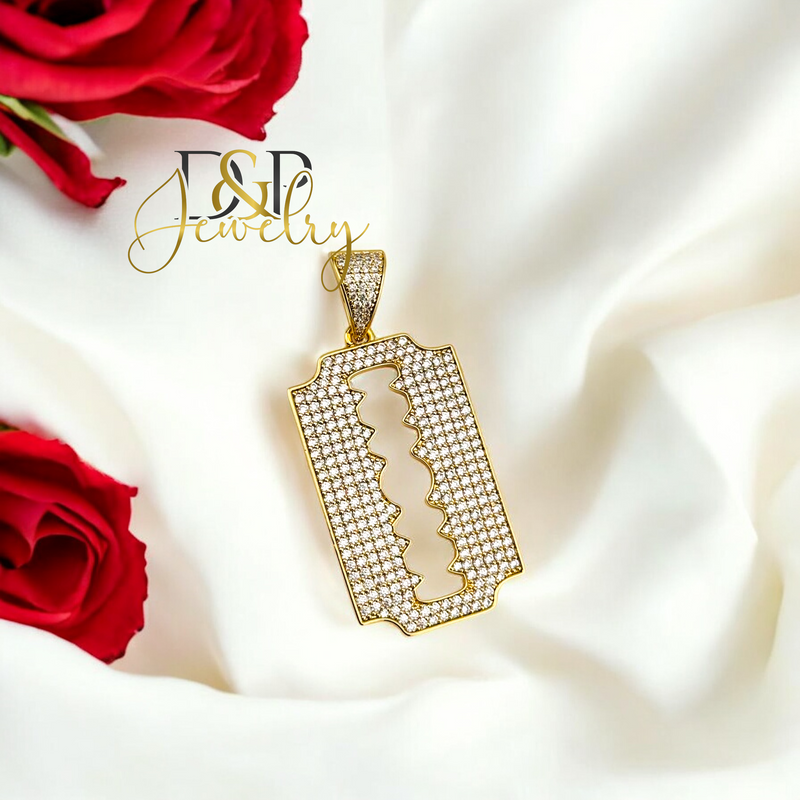 14K RAZOR BLADE PENDANT P787