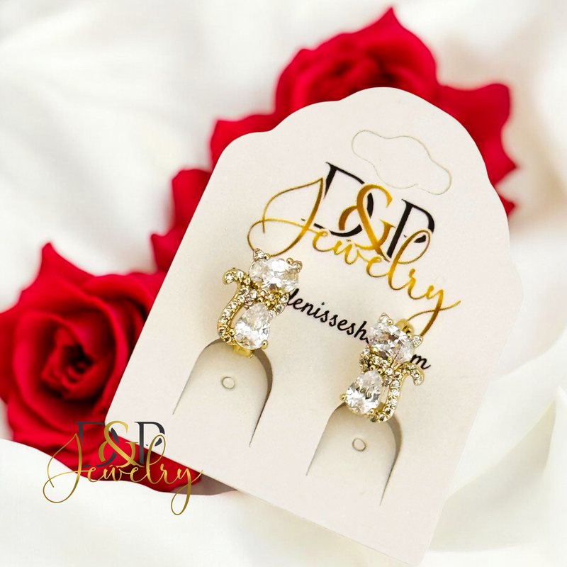 14K ELEGANT CAT DESIGN HOOP HP692