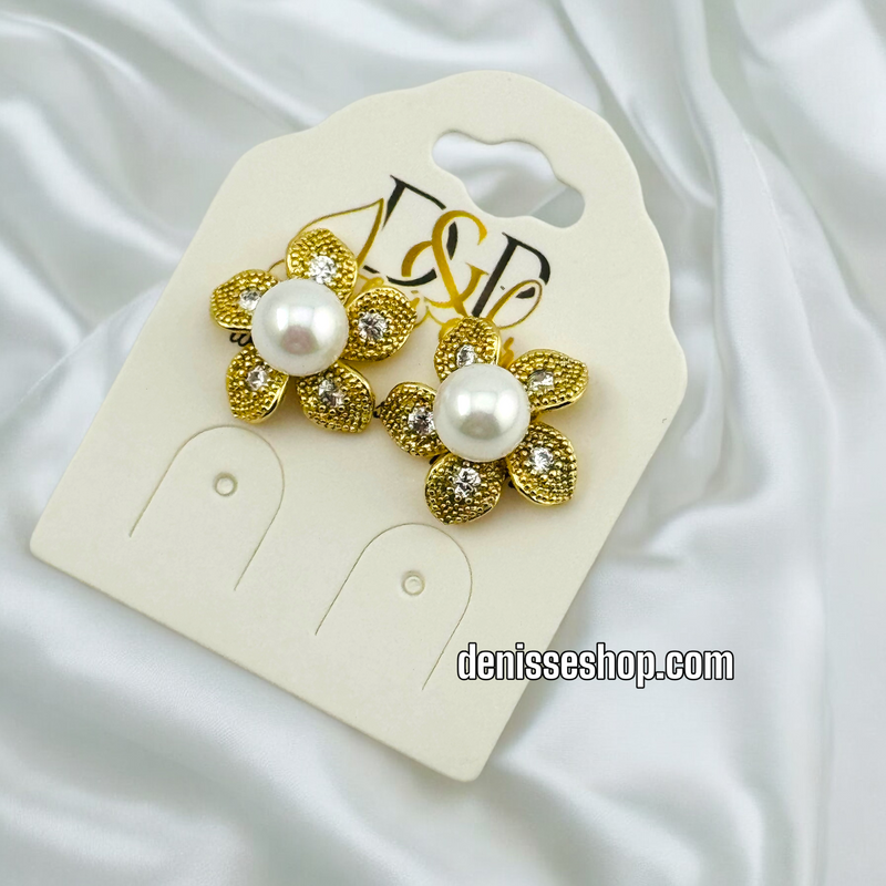 14K PEARL FLOWER EARRING E577