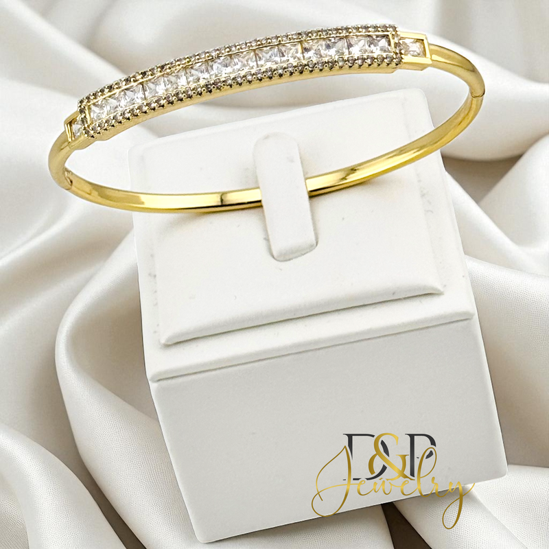 14 WHITE STONE BANGLE BRACELET BR833