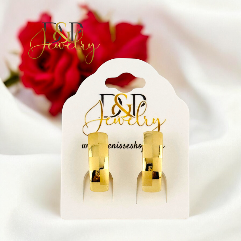 14K OVAL GOLD HOOP HP704