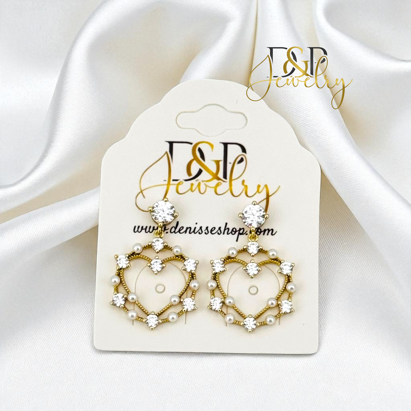 14K WHITE HEART EARRING E981