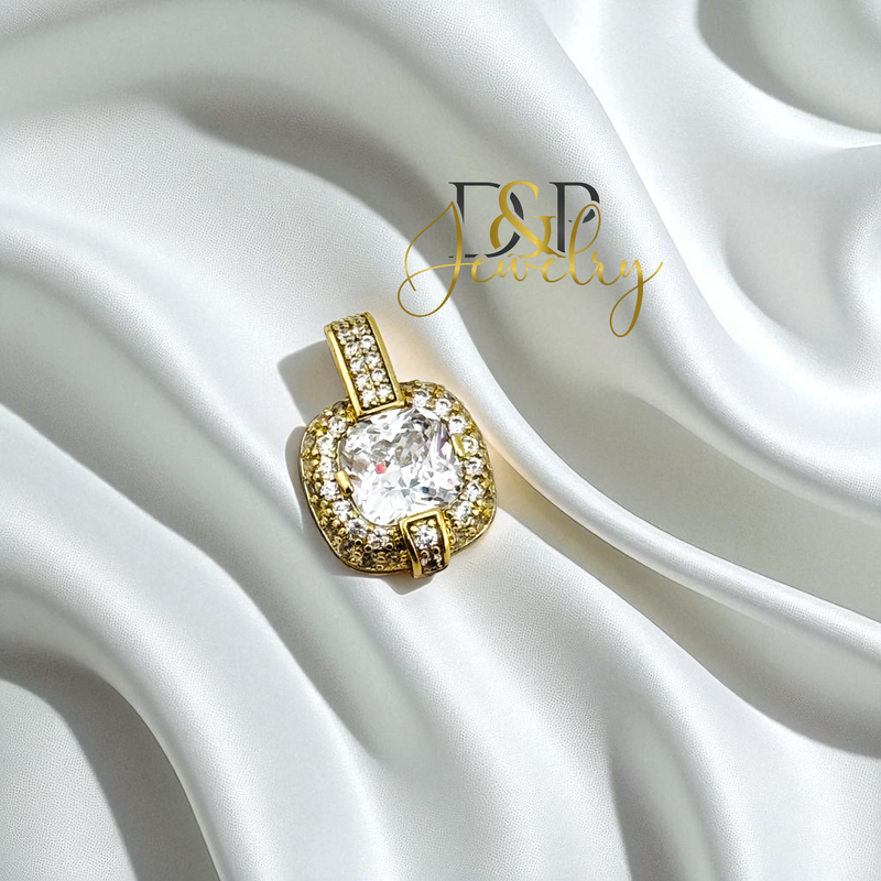 14K GOLD/WHITE STONE PENDANT P897