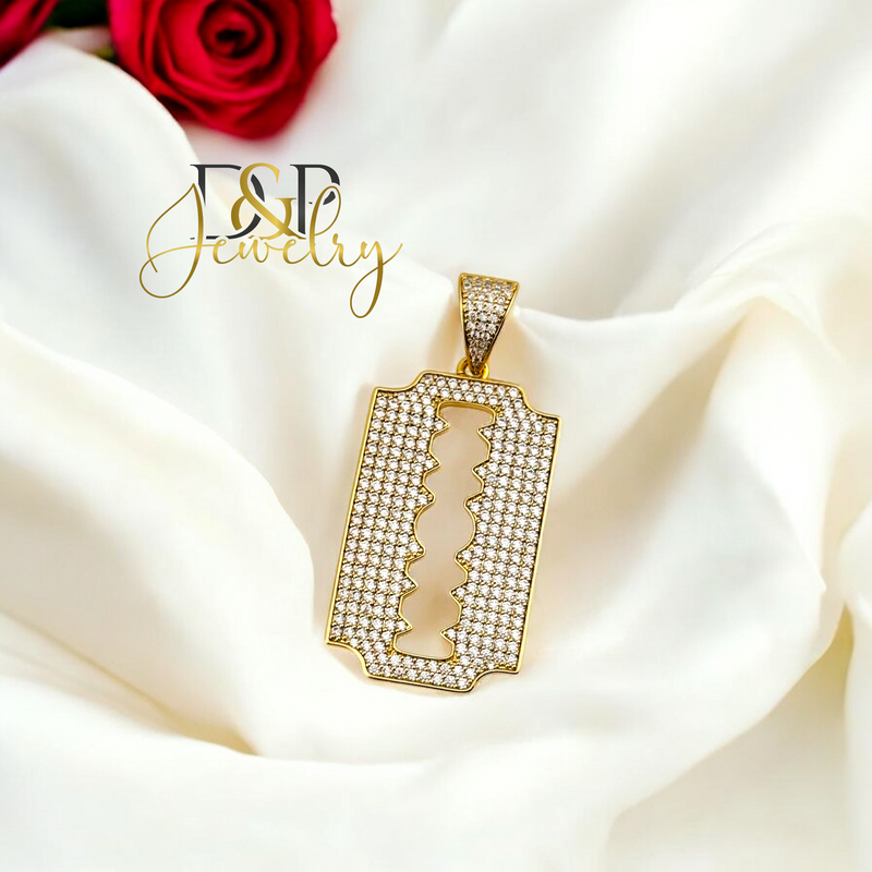 14K RAZOR BLADE PENDANT P787
